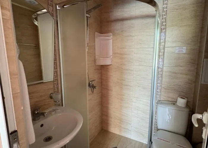 At Sunny Σάνι Μπιτς