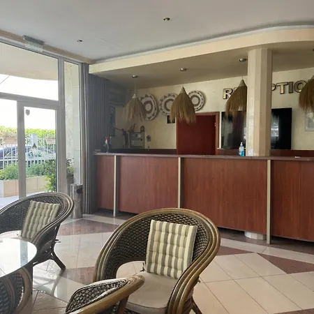 At Sunny * Slăntjev Brjag